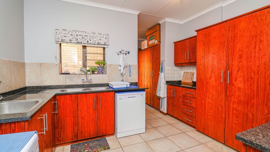 4 Bedroom Property for Sale in Jongensfontein Western Cape